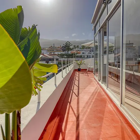 Apartment Spacious Penthouse With King-size Bed, Huge Terrace, Ocean & Teide View Puerto de la Cruz (Tenerife)