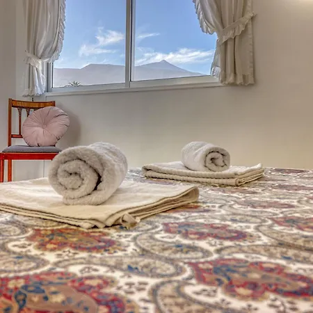 Apartment Spacious Penthouse With King-size Bed, Huge Terrace, Ocean & Teide View Puerto de la Cruz (Tenerife)