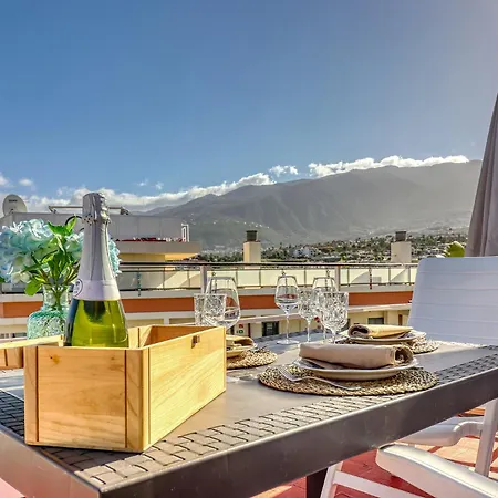 Spacious Penthouse With King-size Bed, Huge Terrace, Ocean & Teide View Apartment Puerto de la Cruz (Tenerife)